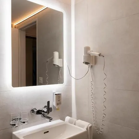 Hotel Bahnhof 3*