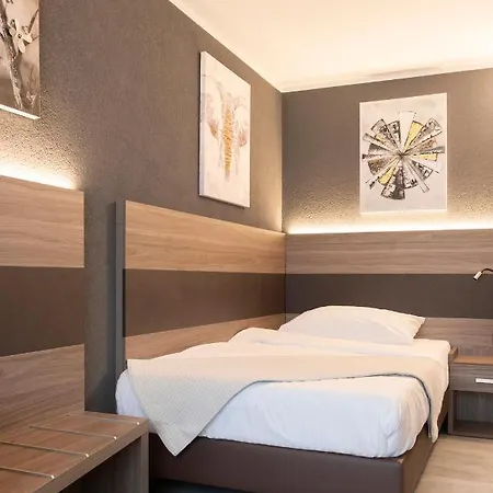 Hotel Bahnhof 3*