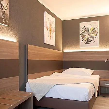 Hotel Bahnhof 3*