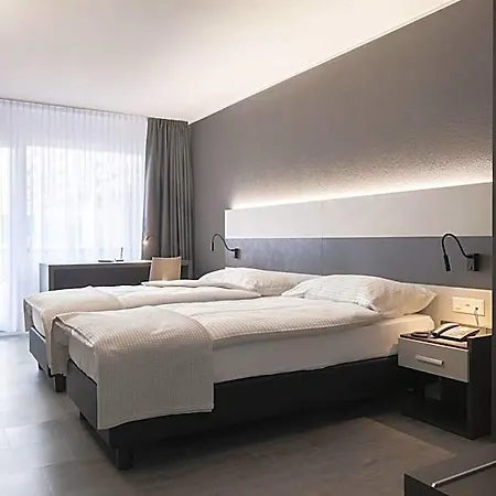 Hotel Bahnhof 3*