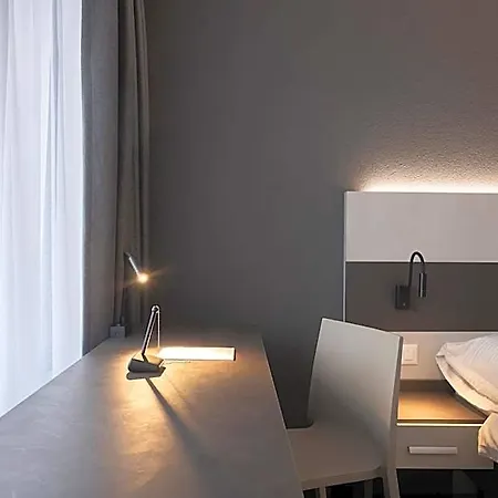 Hotel Bahnhof 3*
