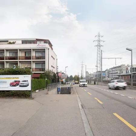 Otel Bahnhof 3*