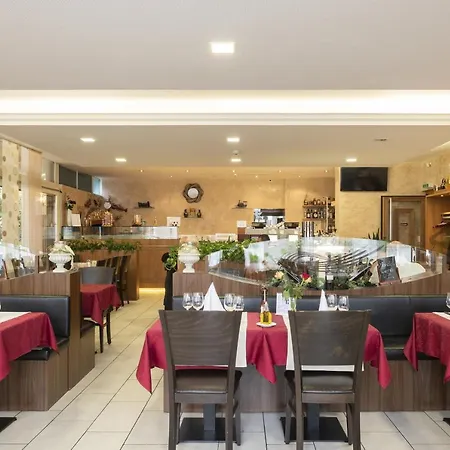 Otel Bahnhof 3*