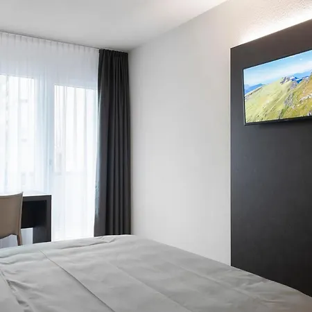 Bahnhof מלון 3*