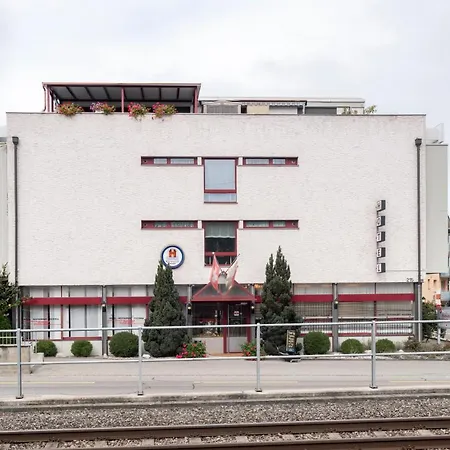Bahnhof מלון Zollikofen